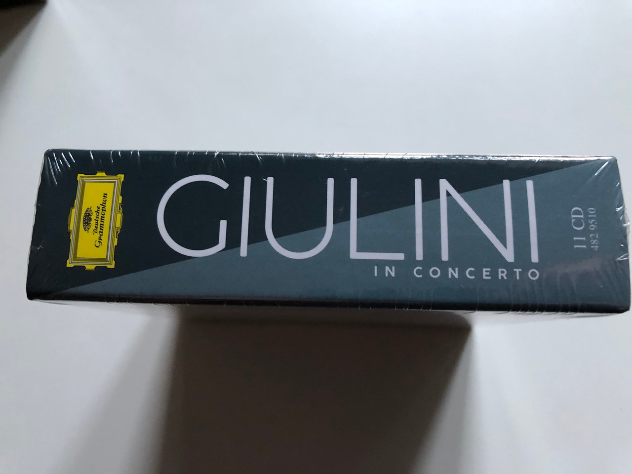 https://cdn11.bigcommerce.com/s-62bdpkt7pb/products/0/images/327740/Giulini_In_Concerto_Deutsche_Grammophon_11x_Audio_CD_Box_Set_2018_482_9510_3__38657.1710751047.1280.1280.JPG?c=2