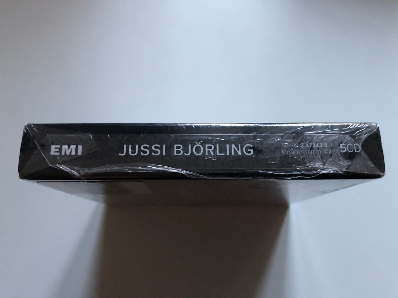 https://cdn11.bigcommerce.com/s-62bdpkt7pb/products/0/images/327747/Jussi_Bjrling_The_Swedish_Caruso_Sings_Verdi_Puccini_Leoncavallo_Opera_Arias_Lieder_Songs_Swedish_Folk_Songs_Icon_EMI_Classics_5x_Audio_CD_Box_Set_2008_Mono_Stereo_50999217313_3__46076.1710752539.1280.1280.JPG?c=2