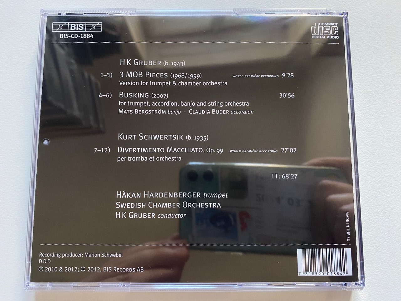 https://cdn11.bigcommerce.com/s-62bdpkt7pb/products/0/images/328190/Hkan_Hardenberger_Plays_HK_Gruber_3_MOB_Pieces_Busking_Kurt_Schwertsik_Divertimento_Macchiato_-_Swedish_Chamber_Orchestra_HK_Gruber_BIS_Audio_CD_2012_BIS-CD-1884_2__74200.1710847562.1280.1280.jpg?c=2