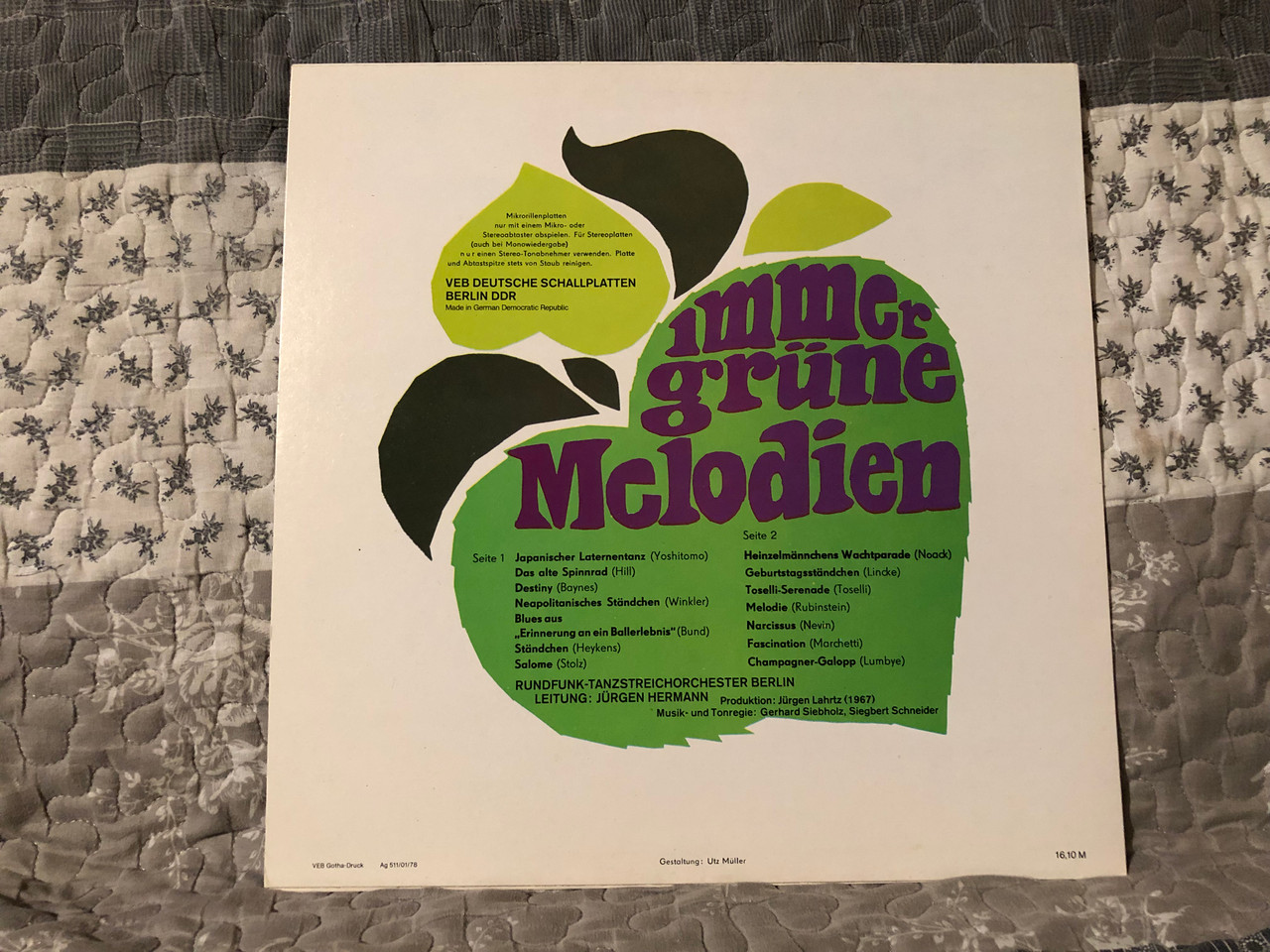 https://cdn11.bigcommerce.com/s-62bdpkt7pb/products/0/images/330856/Rundfunk-Tanzstreichorchester_Berlin_Leitung_Jurgen_Hermann_Immergrne_Melodien_AMIGA_LP_Stereo_1978_8_55_139_2__69703.1712754372.1280.1280.JPG?c=2