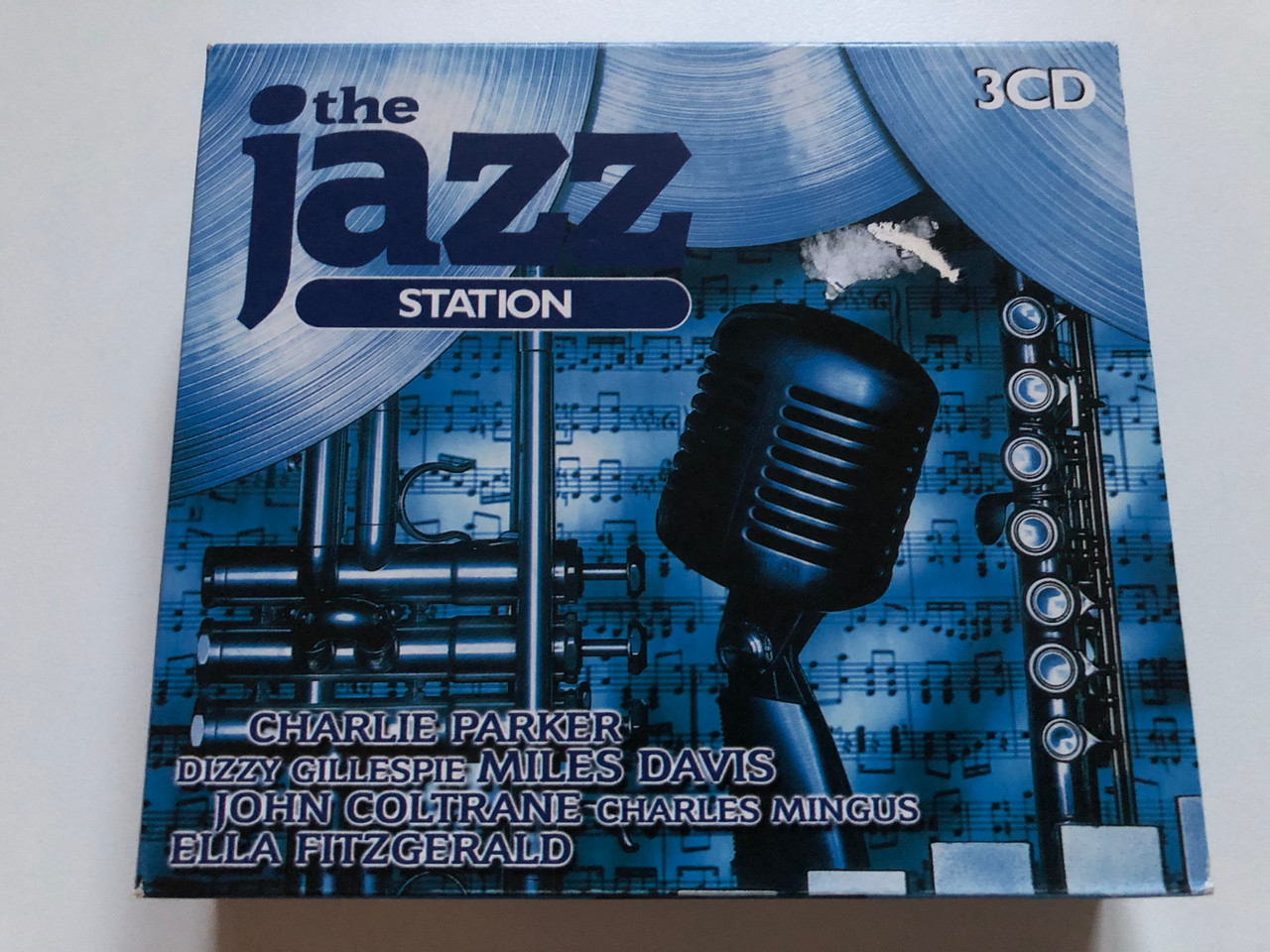 https://cdn11.bigcommerce.com/s-62bdpkt7pb/products/0/images/333166/The_Jazz_Station_-_Charlie_Parker_Dizzy_Gillespie_Miles_Davis_John_Coltrane_Charles_Mingus_Ella_Fitzgerald_Weton-Wesgram_3x_Audio_CD_Box_Set_2000_KBOX3171_1__45179.1715184403.1280.1280.JPG?c=2