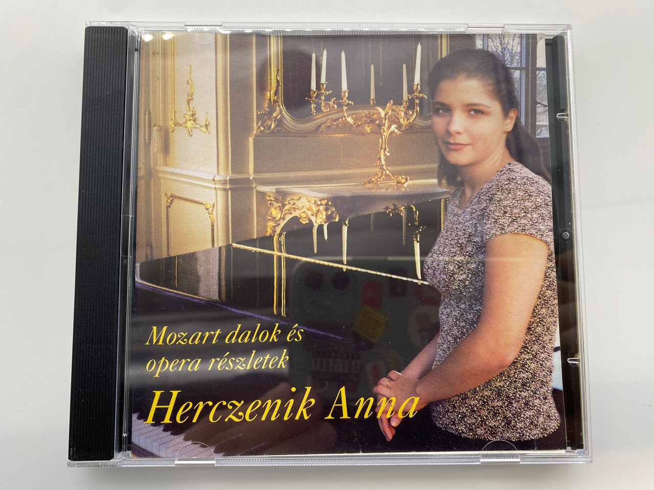 https://cdn11.bigcommerce.com/s-62bdpkt7pb/products/0/images/333170/Herczenik_Anna_Mozart_Dalok_s_Opera_Rszletek_Architekton_Audio_CD_1998_ARCH-003_1__07586.1715184876.1280.1280.jpg?c=2