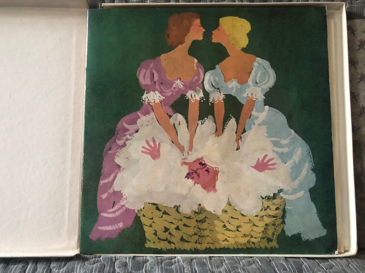 https://cdn11.bigcommerce.com/s-62bdpkt7pb/products/0/images/335828/Otto_Nicolai_-_Die_Lustigen_Weiber_Von_Windsor_ETERNA_3x_LP_Box_Set_1965_8_25_408_-_410_3__72795.1717673413.1280.1280.JPG?c=2
