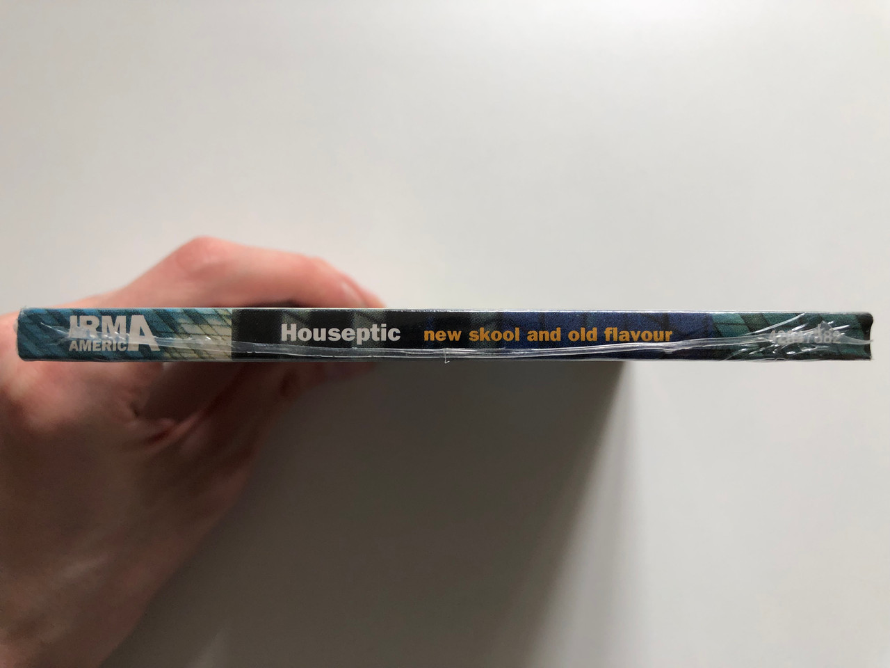 https://cdn11.bigcommerce.com/s-62bdpkt7pb/products/0/images/336541/Houseptic_-_New_Skool_And_Old_Flavour_Irma_Audio_CD_1998_42847882_3__28064.1718166813.1280.1280.JPG?c=2
