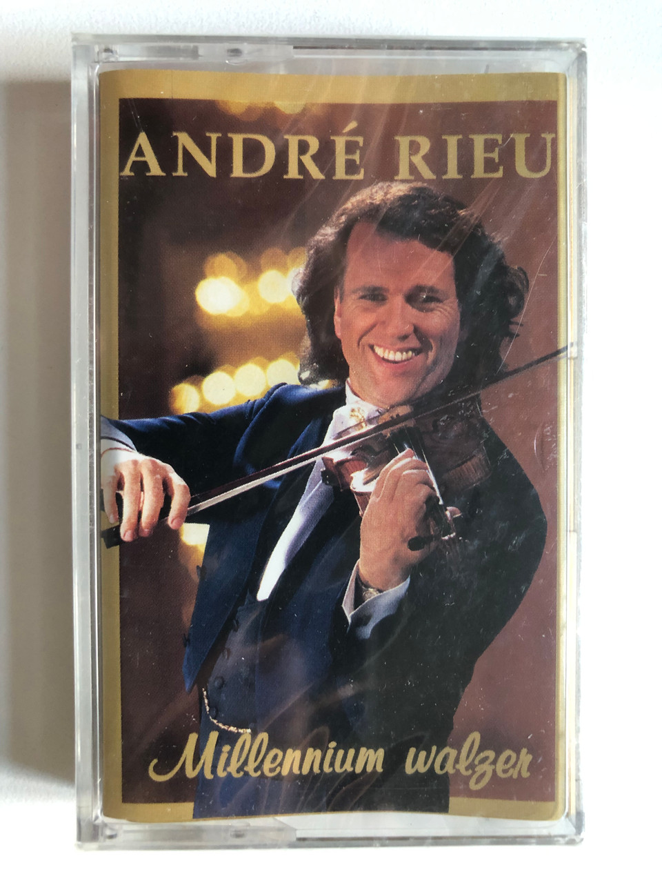 https://cdn11.bigcommerce.com/s-62bdpkt7pb/products/0/images/338453/Andr_Rieu_Millennium_walzer_Polydor_Audio_Cassette_1999_Stereo_543_069-41_1__78373.1719476475.1280.1280.JPG?c=2
