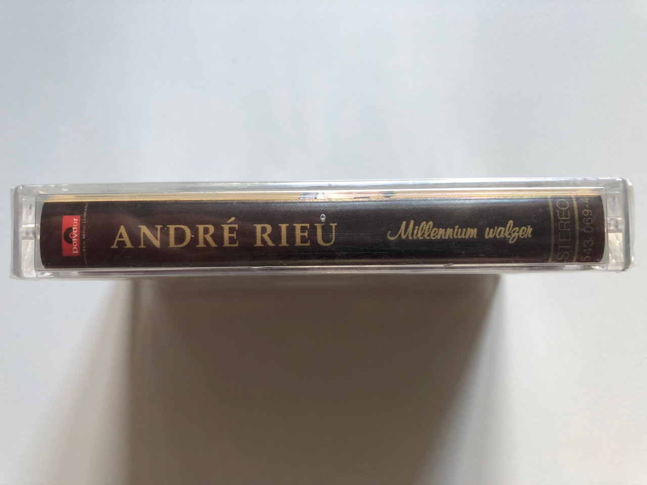 https://cdn11.bigcommerce.com/s-62bdpkt7pb/products/0/images/338454/Andr_Rieu_Millennium_walzer_Polydor_Audio_Cassette_1999_Stereo_543_069-41_2__21078.1719476482.1280.1280.JPG?c=2