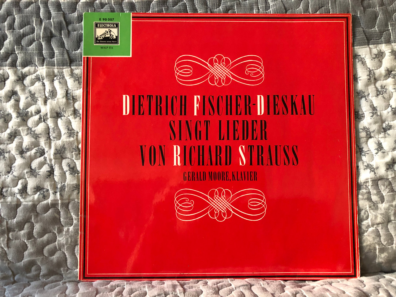 https://cdn11.bigcommerce.com/s-62bdpkt7pb/products/0/images/341181/Dietrich_Fischer-Dieskau_Singt_Lieder_Von_Richard_Strauss_-_Gerald_Moore_klavier_Electrola_LP_E_90_007_1__94641.1721228504.1280.1280.JPG?c=2
