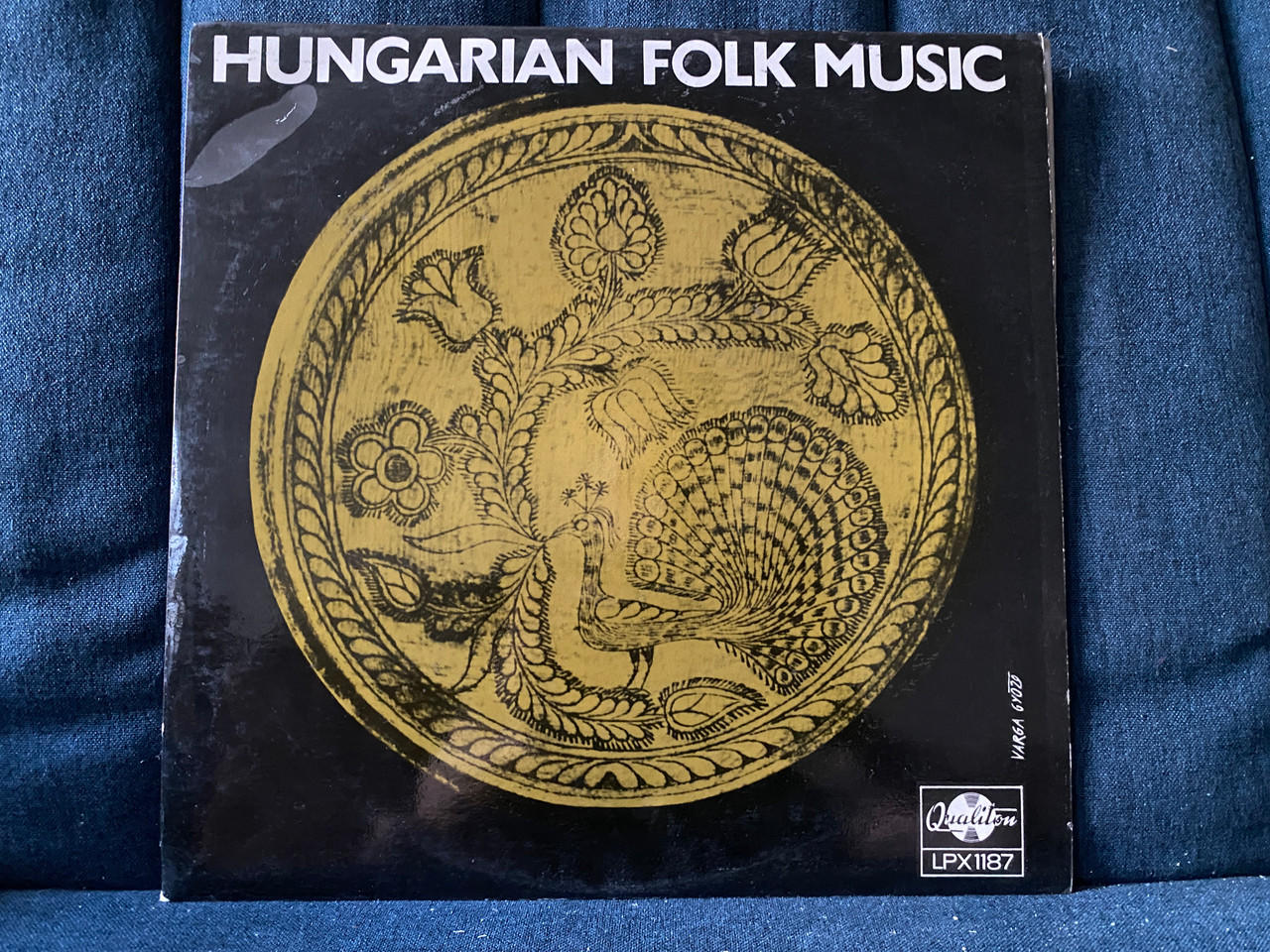 https://cdn11.bigcommerce.com/s-62bdpkt7pb/products/0/images/342933/Hungarian_Folk_Music_Qualiton_LP_LPX_1187_1__83858.1722277428.1280.1280.JPG?c=2