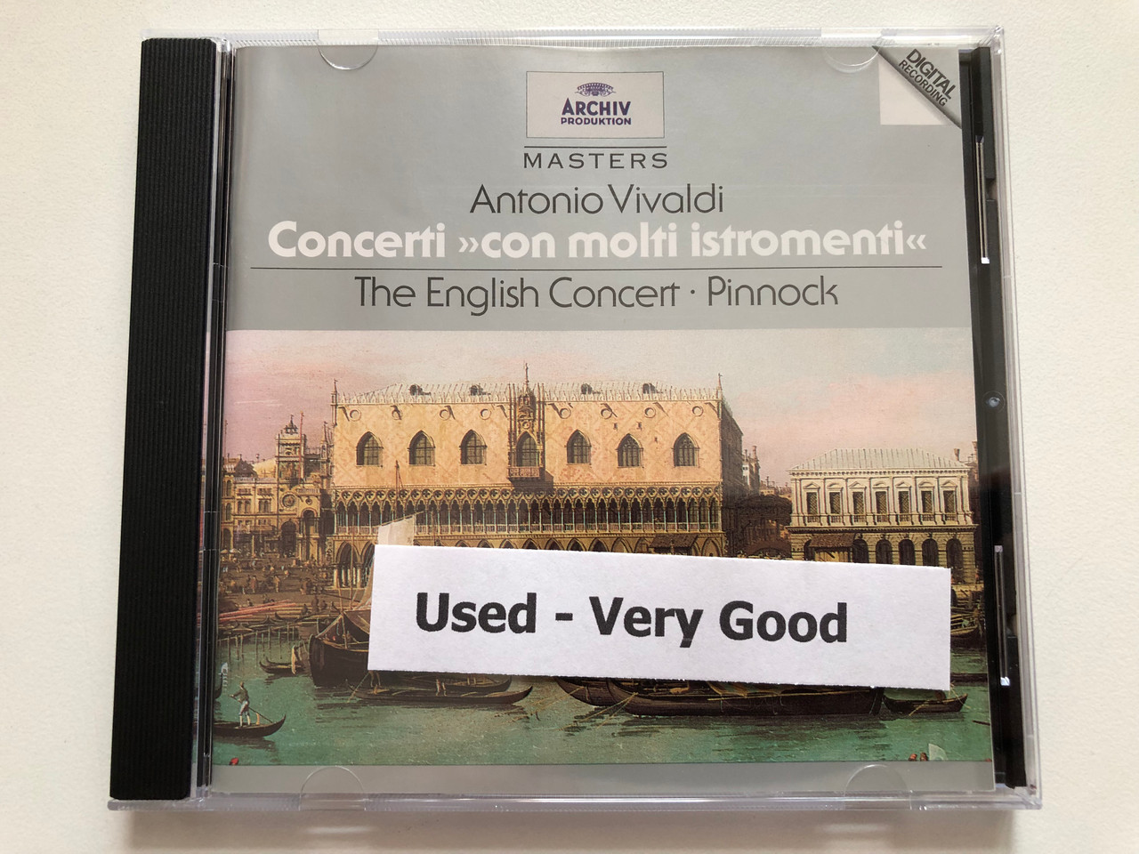 https://cdn11.bigcommerce.com/s-62bdpkt7pb/products/0/images/345338/Antonio_Vivaldi_Concerti_Con_Molti_Istromenti_-_The_English_Concert_Pinnock_Archiv_Produktion_Masters_Archiv_Produktion_Audio_CD_1995_447_301-2_1__98051.1724064236.1280.1280.JPG?c=2