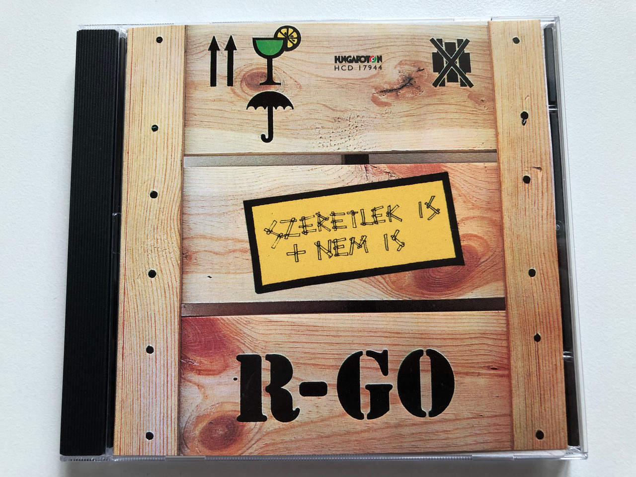 https://cdn11.bigcommerce.com/s-62bdpkt7pb/products/0/images/345550/R-GO_Szeretlek_Is_Nem_Is_Gong_Audio_CD_1998_HCD_17944_1__27695.1724139951.1280.1280.JPG?c=2
