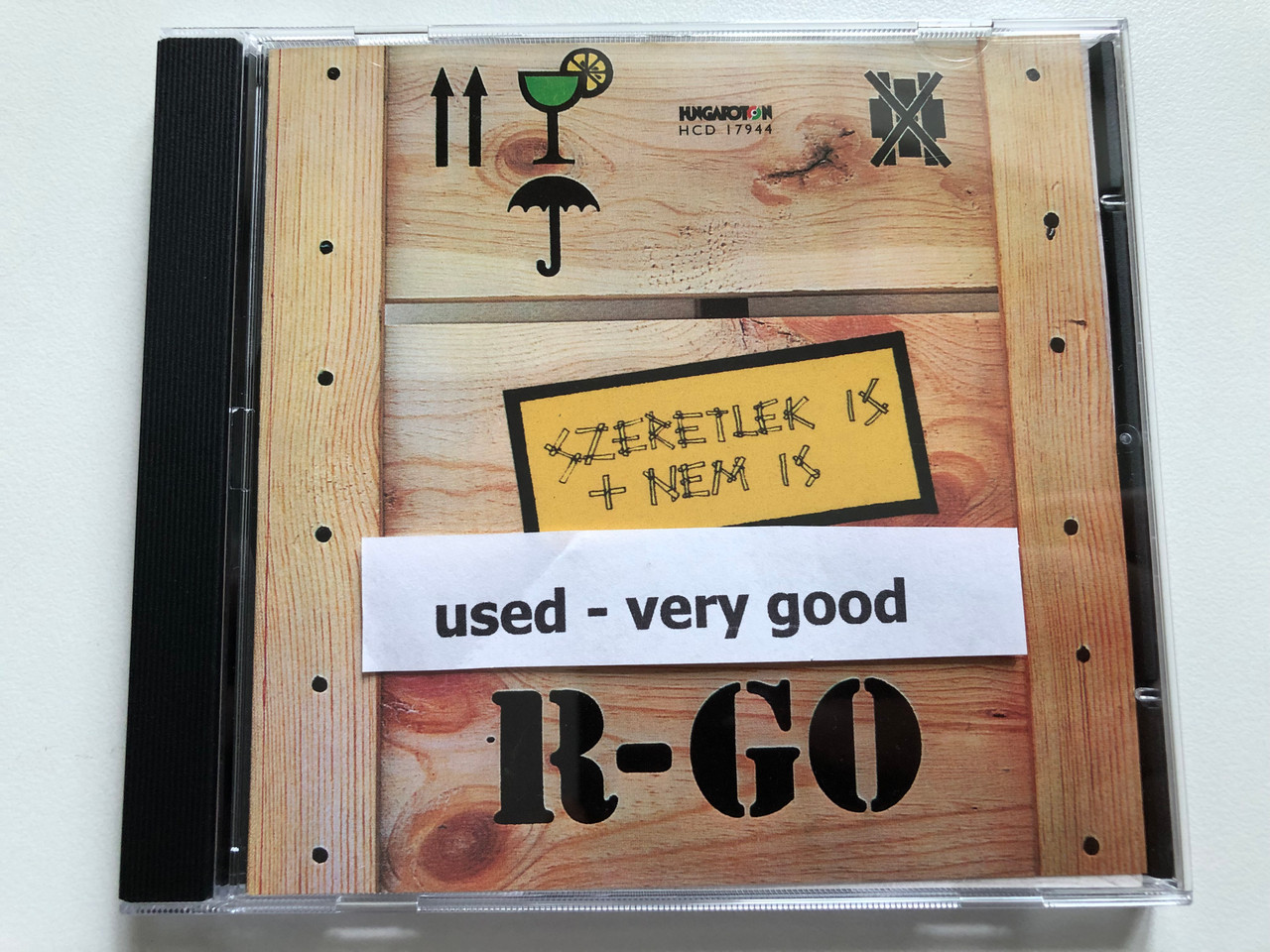 https://cdn11.bigcommerce.com/s-62bdpkt7pb/products/0/images/345556/R-GO_Szeretlek_Is_Nem_Is_Gong_Audio_CD_1998_HCD_17944_7__15451.1724140021.1280.1280.JPG?c=2