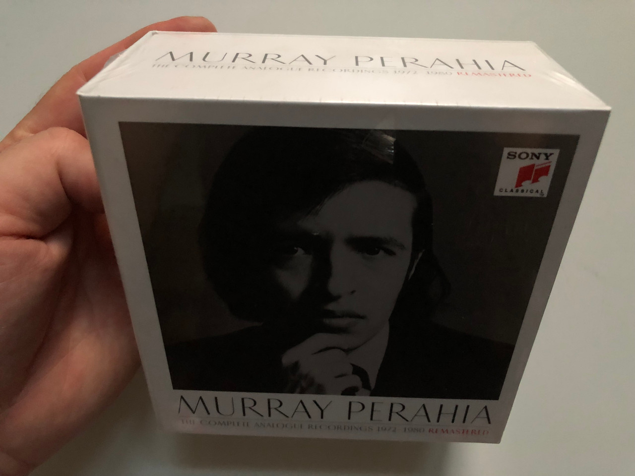 https://cdn11.bigcommerce.com/s-62bdpkt7pb/products/0/images/346281/Murray_Perahia_The_Complete_Analogue_Recordings_1972-1980_Remastered_Sony_Classical_15x_Audio_CD_Box_Set_2017_88985416702_4__01069.1724302631.1280.1280.JPG?c=2