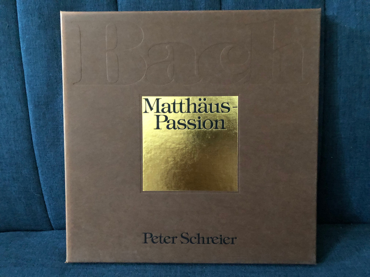 https://cdn11.bigcommerce.com/s-62bdpkt7pb/products/0/images/352943/Bach_Matthus-Passion_-_Peter_Schreier_ETERNA_4x_LP_Box_Set_8_27_822-825_1__45312.1728373759.1280.1280.JPG?c=2