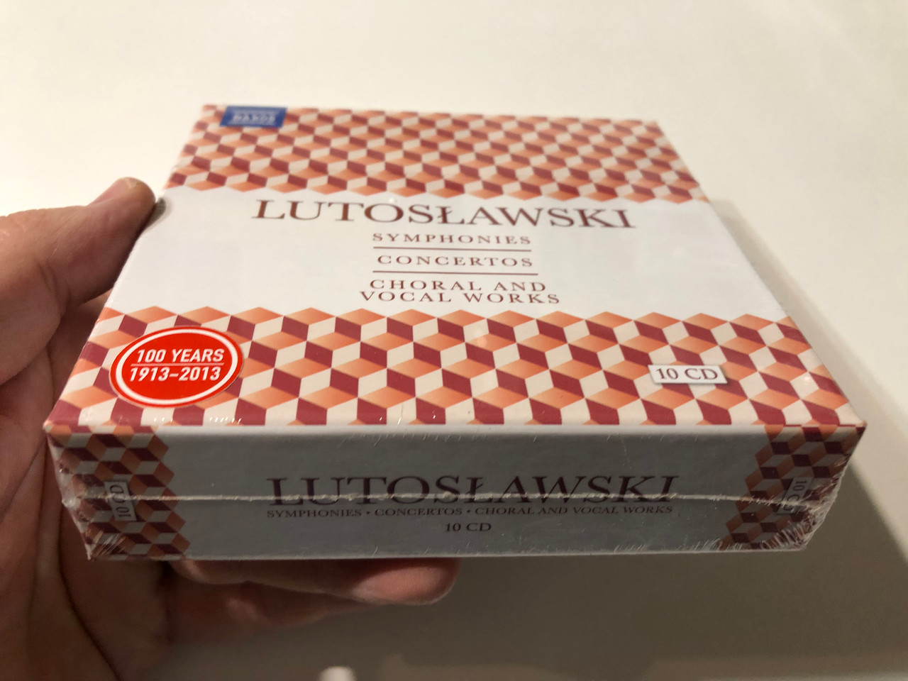 https://cdn11.bigcommerce.com/s-62bdpkt7pb/products/0/images/353913/Lutosawski_Symphonies_Concertos_Choral_and_Vocal_Works_Naxos_10x_Audio_CD_Box_Set_2013_8_4__82700.1728634808.1280.1280.JPG?c=2