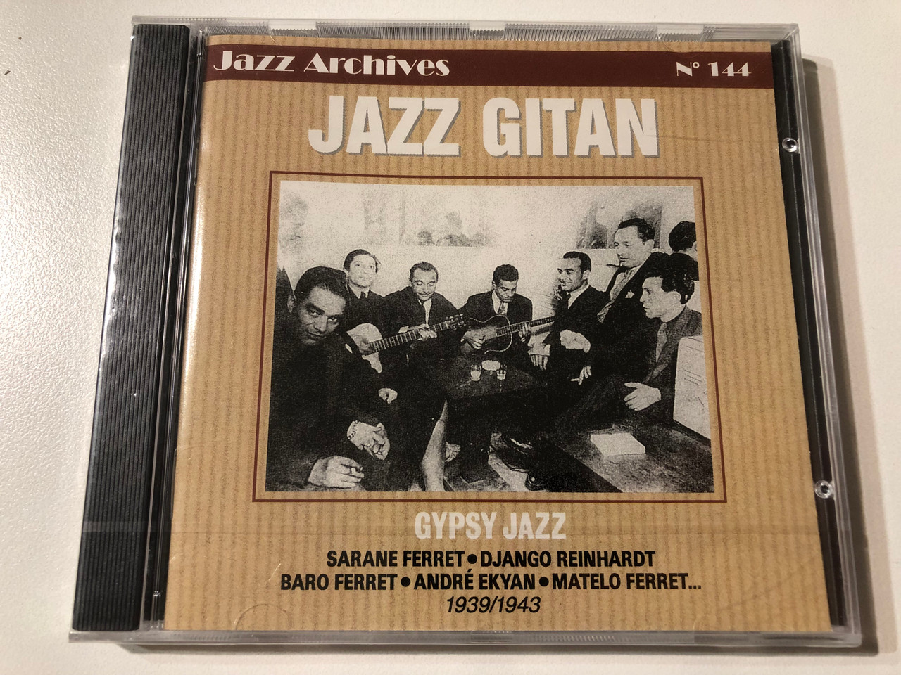 https://cdn11.bigcommerce.com/s-62bdpkt7pb/products/0/images/354763/Jazz_Gitan_Gypsy_Jazz_1939-1943_-_Sarane_Ferret_Django_Reinhardt_Baro_Ferret_Andre_Ekyan_Matelo_Ferret..._Jazz_Archives_Audio_CD_1999_N_144_1__04275.1729157716.1280.1280.JPG?c=2
