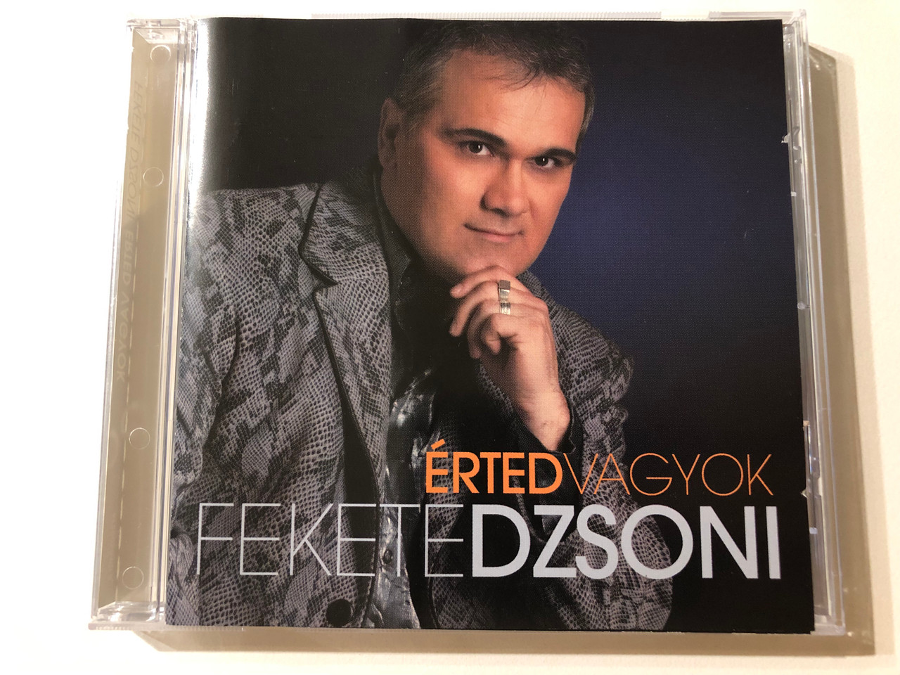 https://cdn11.bigcommerce.com/s-62bdpkt7pb/products/0/images/357221/Fekete_Dzsoni_rted_Vagyok_Artofonic_Audio_CD_2006_AF20050401-1_1__69050.1730127918.1280.1280.JPG?c=2