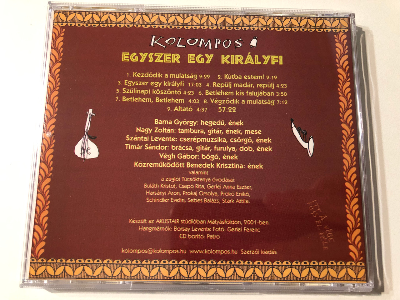 https://cdn11.bigcommerce.com/s-62bdpkt7pb/products/0/images/357410/Kolompos_Egyszer_Egy_Kirlyfi_Mesk_Jtkok_nnepek_Mulatsgok_Kolompos_Kkt._Audio_CD_2001_K-01_4__13224.1730364333.1280.1280.JPG?c=2