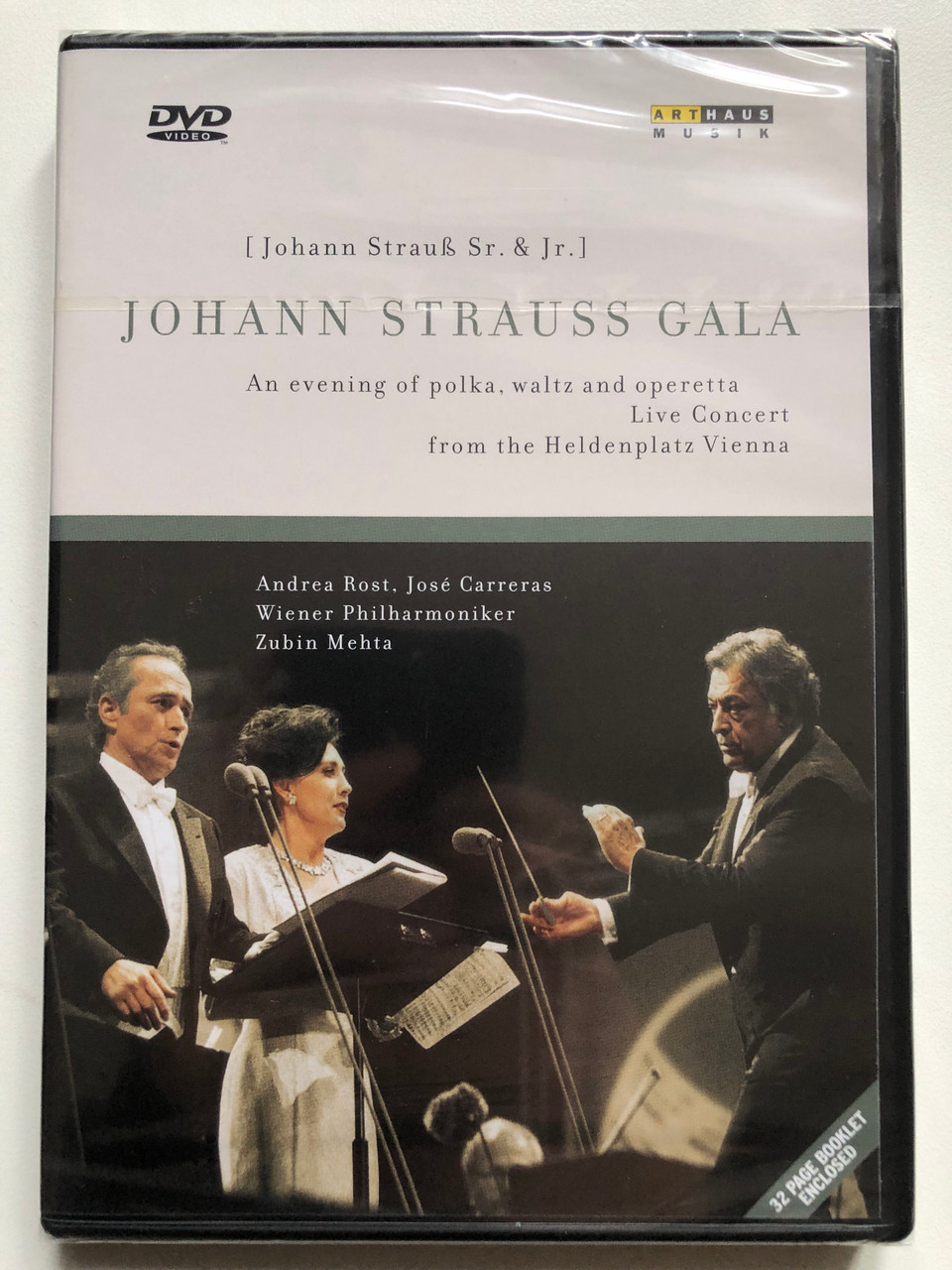 1A_Viennese_Spectacle_Johann_Strauss_Gala_at_Heldenplatz_-524386926__63511.1711264309.1280.1280.JPG (960×1280)