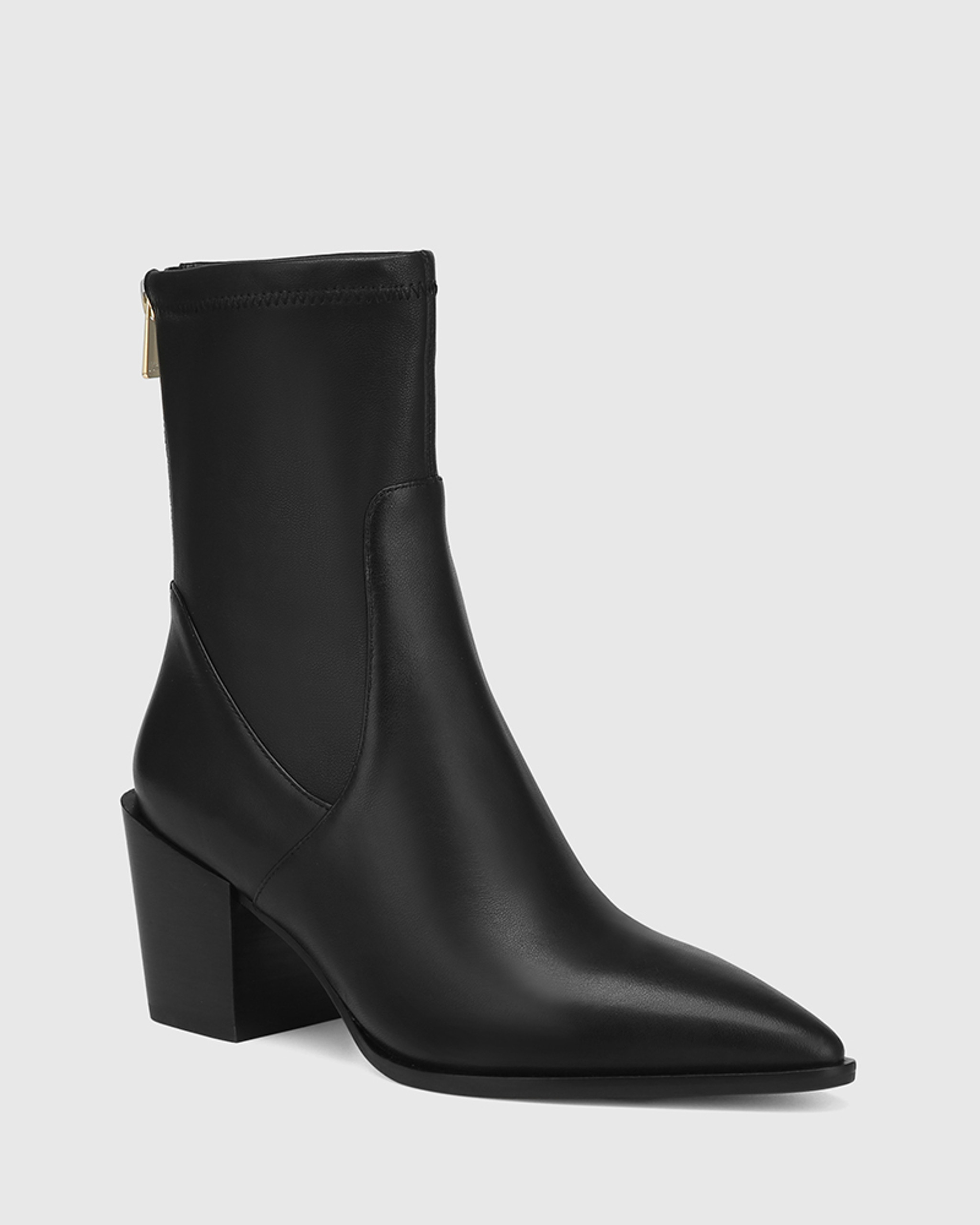 Viv' Rangers Metal Buckle Ankle Boots in Patent Leather Black Woman  RVW59829350D1P42B999 | Roger Vivier