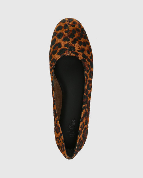 Art Leopard Hair-on Leather Round Toe Flat & Wittner & Wittner Shoes