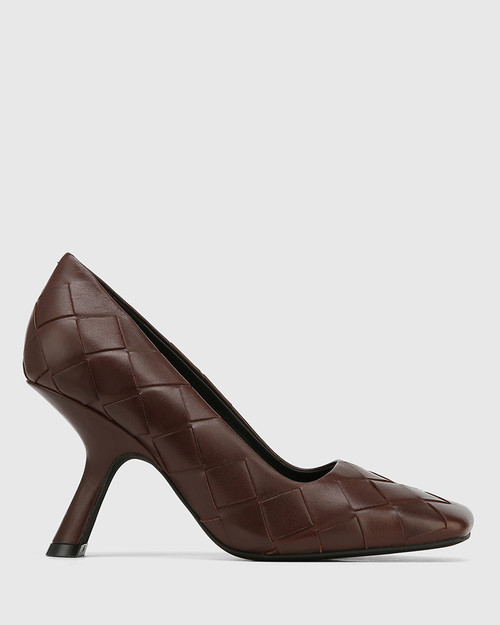 brown stiletto pumps