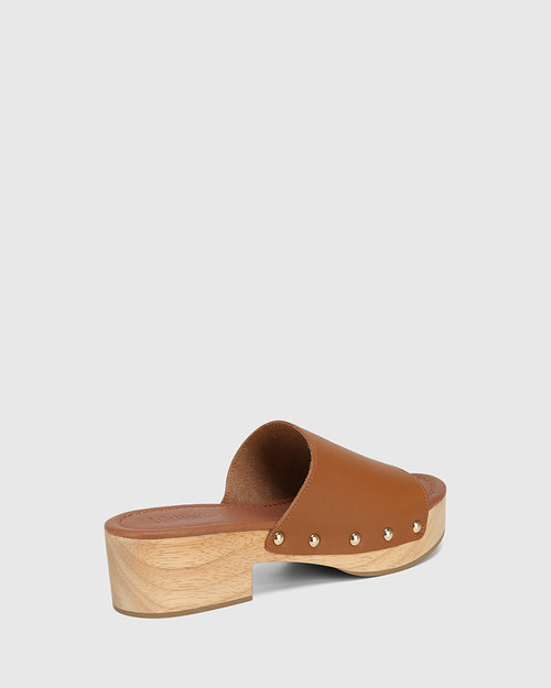 Xenia Tan Leather Flatform Clog & Wittner & Wittner Shoes