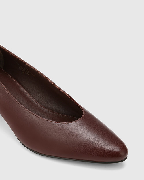 Cara Walnut Leather Pump & Wittner & Wittner Shoes