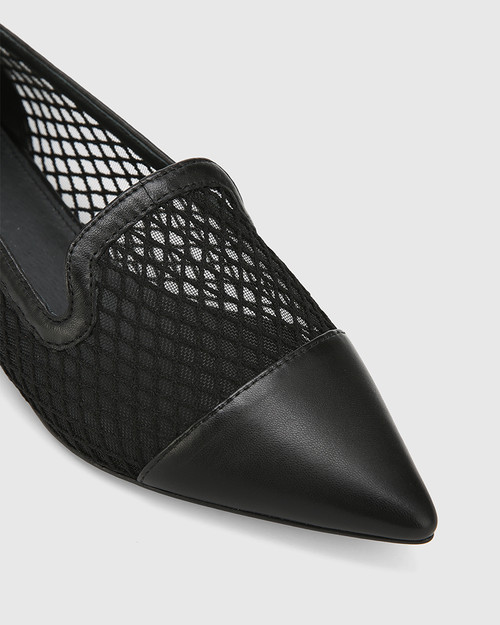 Wittner hot sale black flats