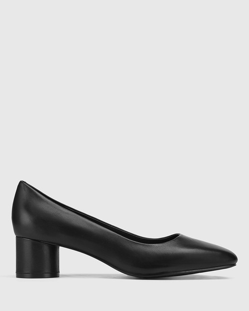 black leather round toe pumps