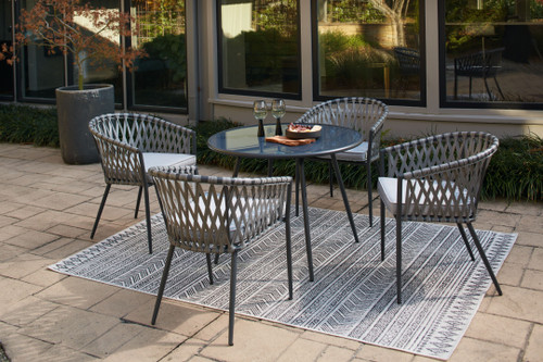 Outdoor/Outdoor Dining