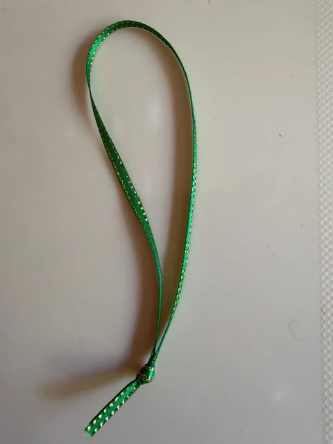 gold edge emerald 1/8" satin, 5" knotted loop