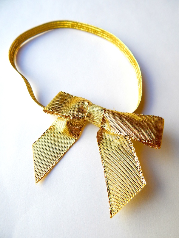 Pre-tied Metallic Bow with Elastic Loop