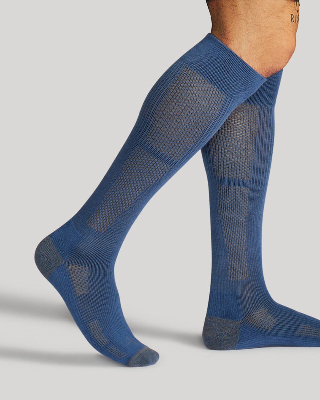 Tommie Copper Men's Easy-On Over The Calf Compression Socks