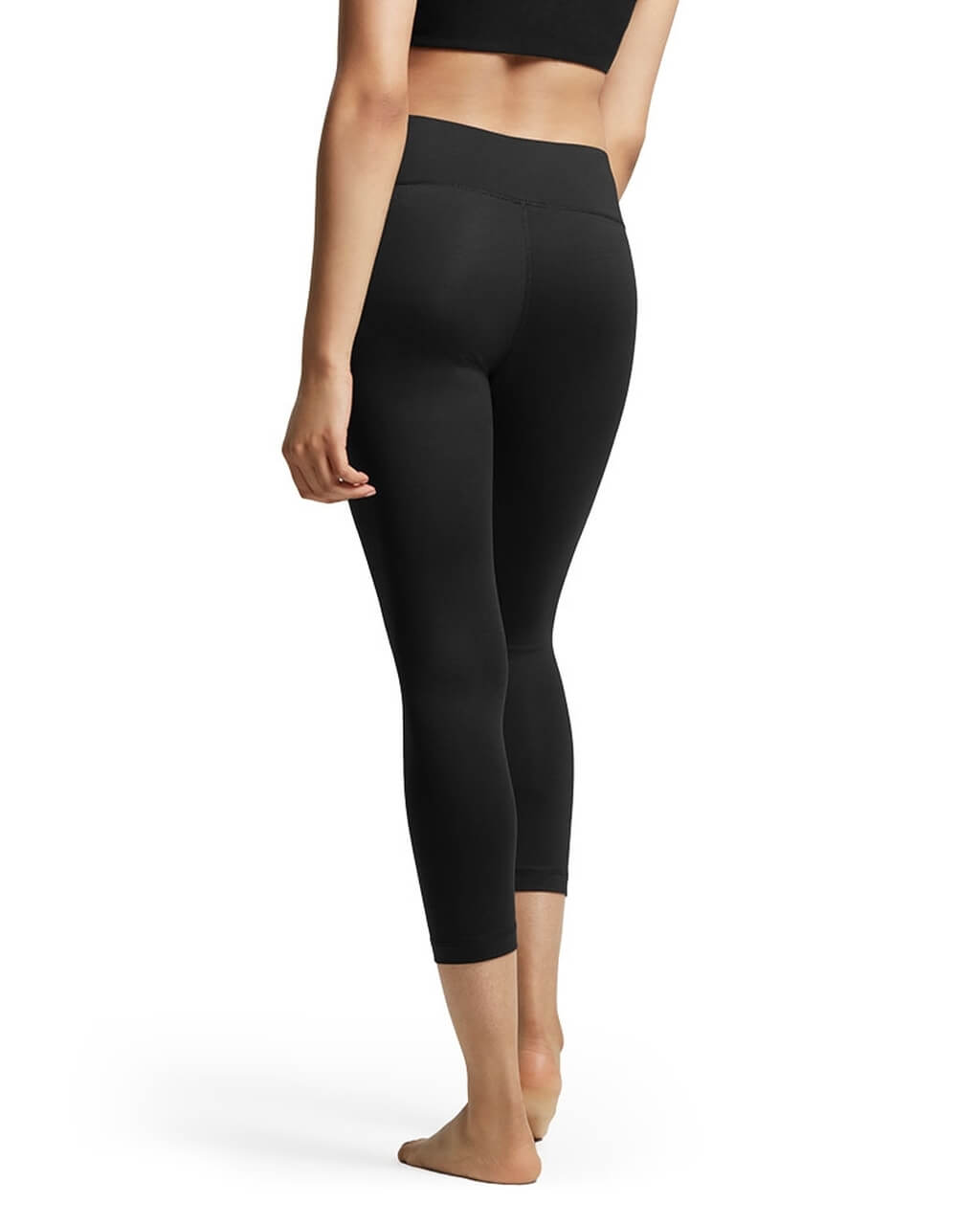 Tommie Copper Women's Performance Compression Capris I Breathable, UPF 50,  Zipper Pocket, Base Layer for All-Day Support