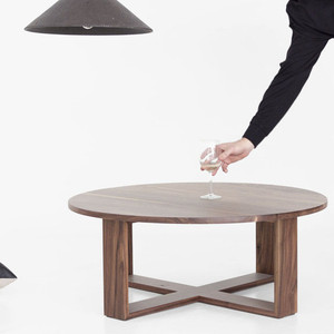 Kiss Cuddle Coffee Table