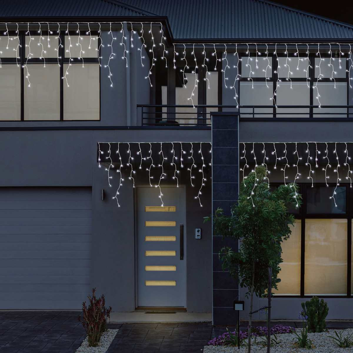 1200 LED Snowing Icicle Lights - Cool White