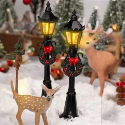Lemax Christmas Shop LED Village Street Lamps (Set of 2) - 11cm Lemax Christmas Shop LED Village Street Lamps (Set of 2) - 11cm