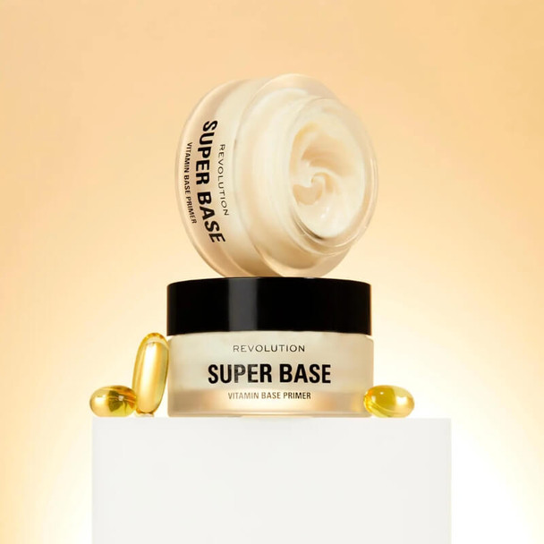 Revolution Super Base Vitamina Base Primer ao vivo 2