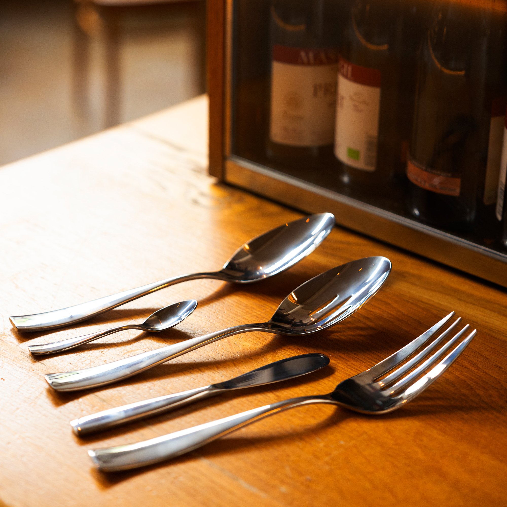 Savannah serving items