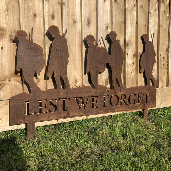 Lest We Forget Soldiers Scene Garden Decoration Remembrance Gift