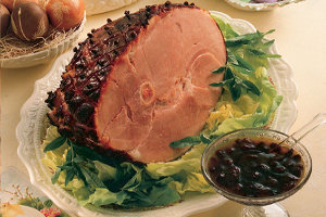 Maple Glazed Ham With Raisin Sauce