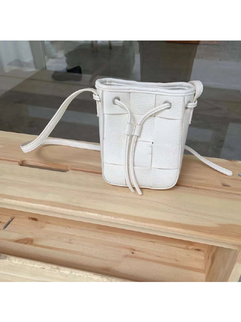 Pretty Persuasions WOVEN CROSSBODY BAG P24060