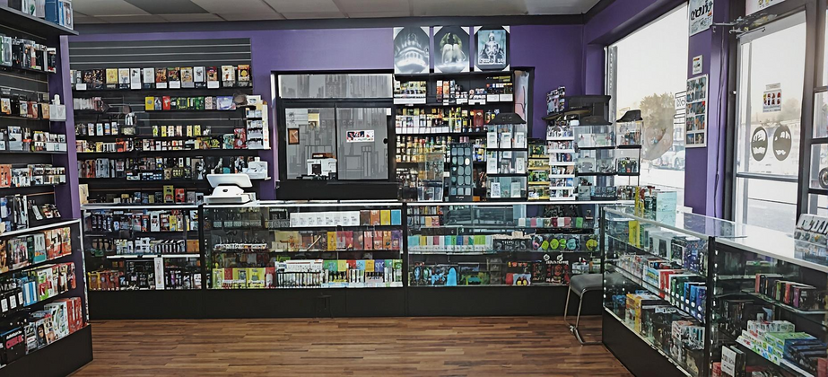 Vape & Smoke Shop Upgrade: Clear Acrylic Display Cases Boost Visibility & Sales for Lexington, Kentucky’s Own Nich City Smoke ‘n’ More