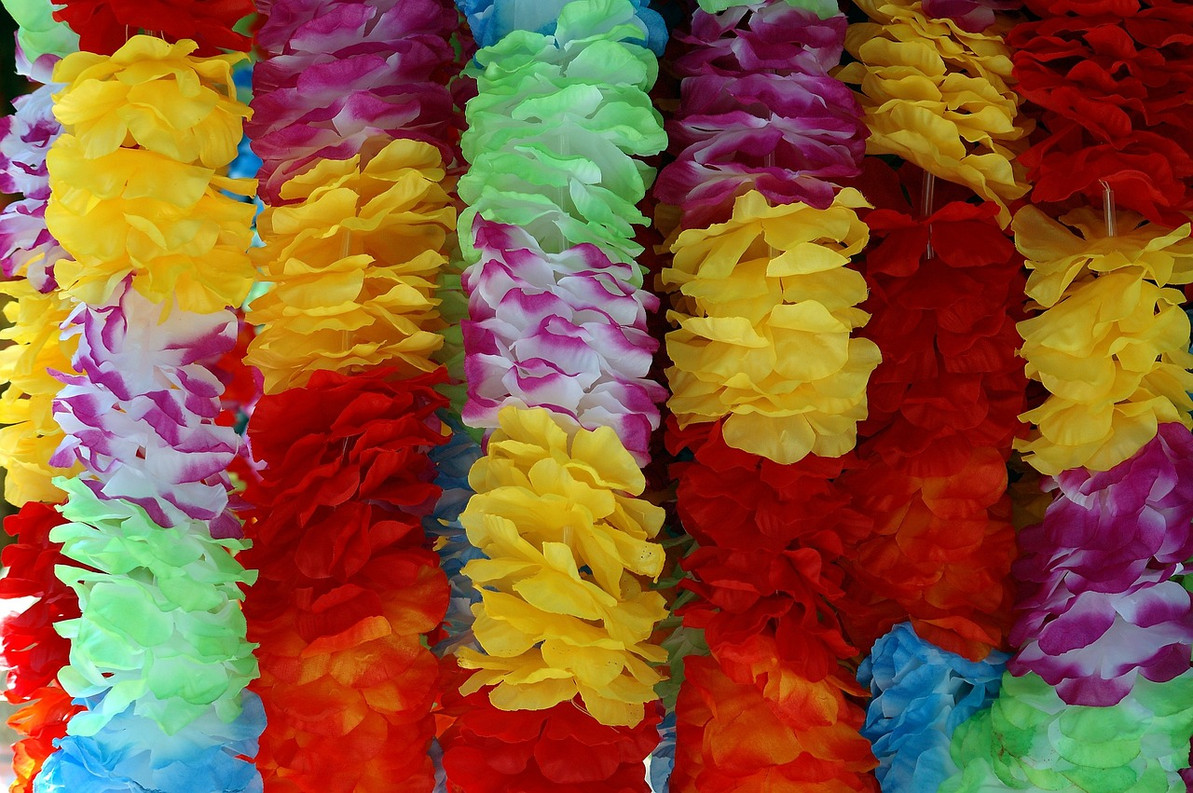 The Ultimate Guide to Hosting a Hawaiian Summer Party