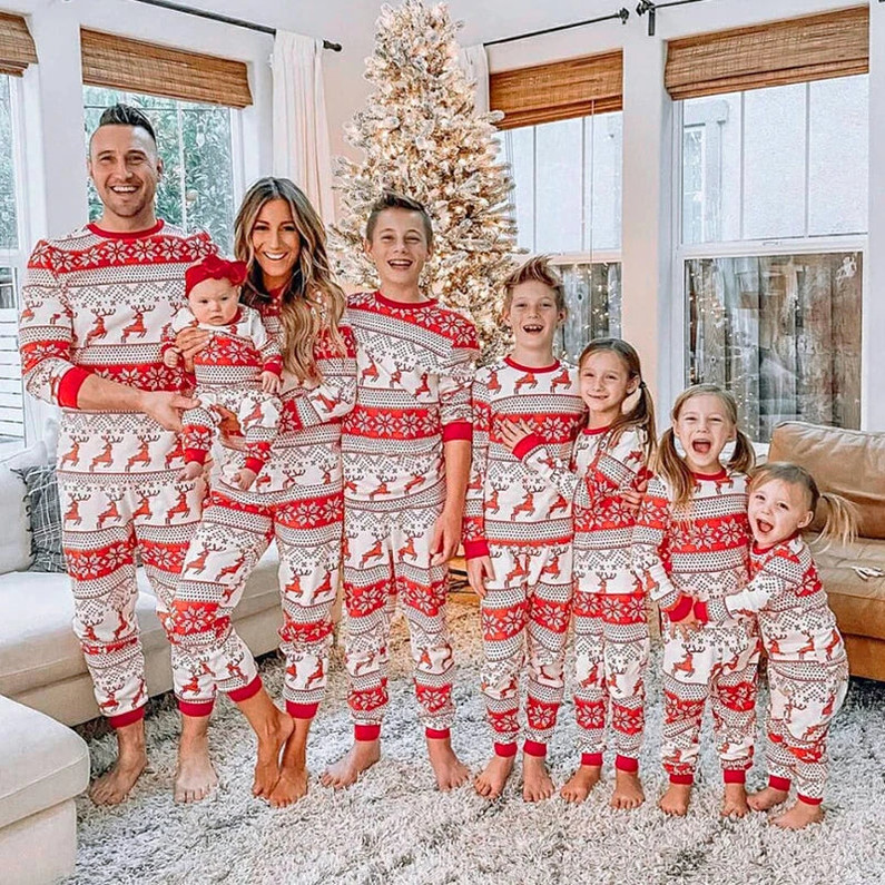 Create Christmas Magic with Personalised Kids' Pyjamas : Festive Ideas & Inspiration