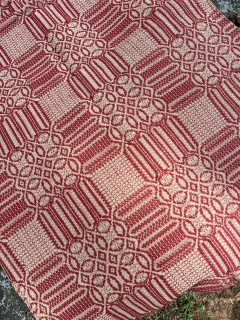 Red/tan