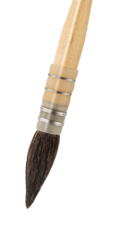 Close-up of Caran d’Ache Kazan squirrel hair wash brush size 4 showing fine tip and full belly for watercolour washes.