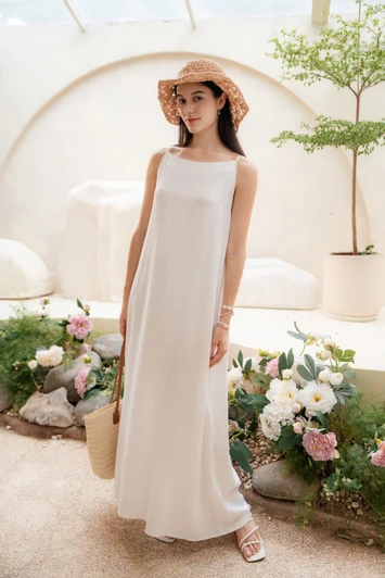 White Linen Dress for Women, Minimalist Spaghetti Strap Maxi Dress with Pockets, Open Back Summer Linen Dress, Simple Linen Clothing