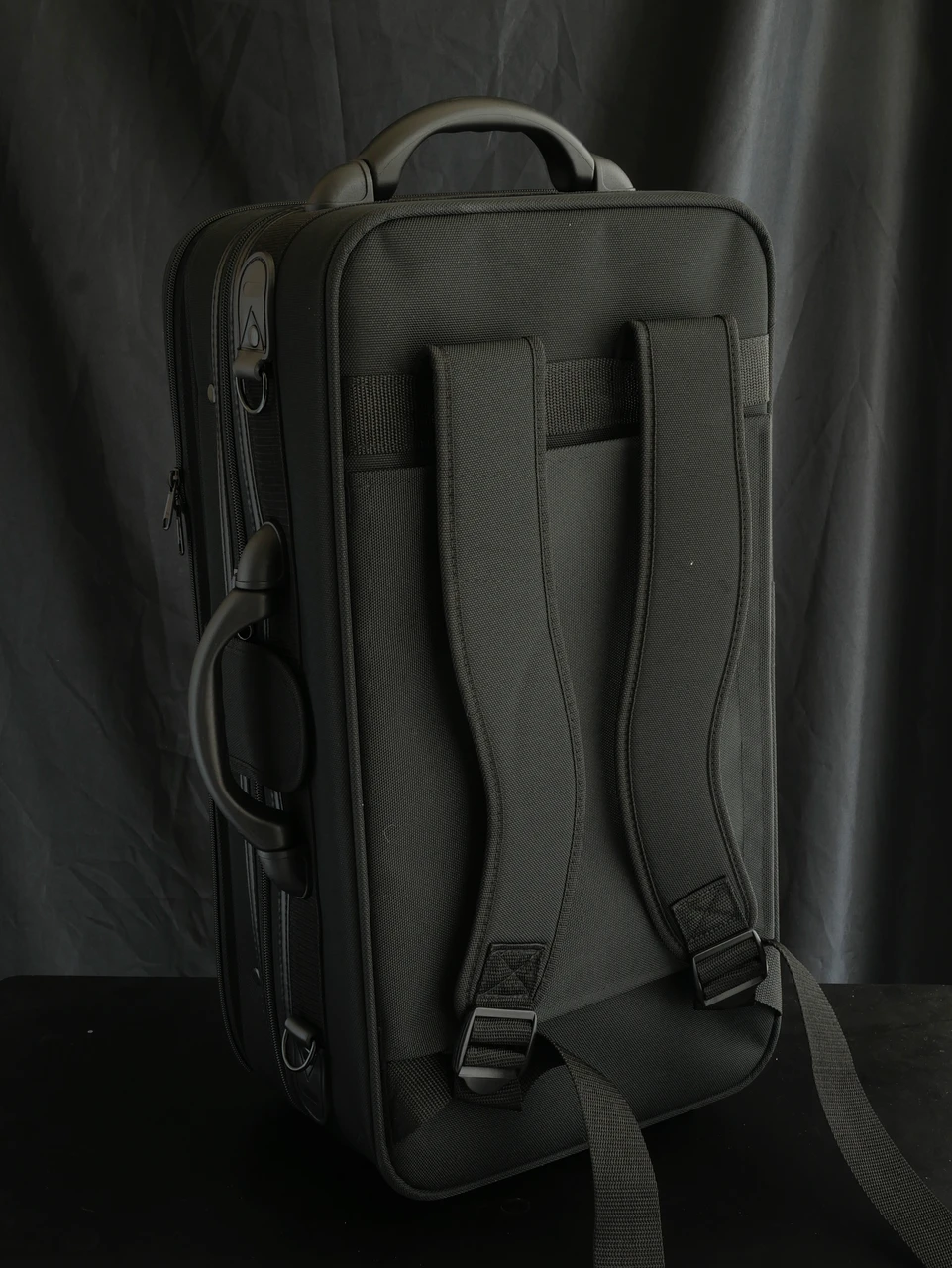 Schagerl James Morrison Signature Series trumpet case exterior back with backpack straps