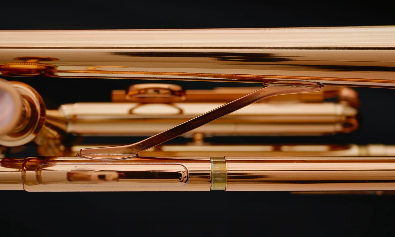 Adams A9 Selected Series trumpet in copper lacquer (large bore) front brace